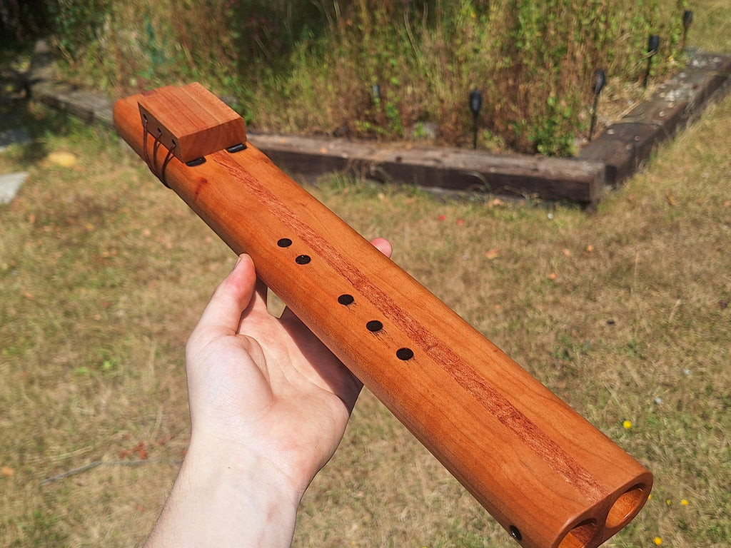 Mid Tone Drone Flute in A